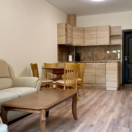 Lovely Apartment With Private Parking Apartament