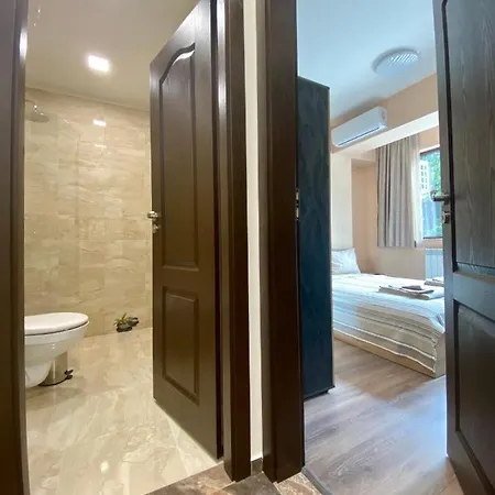 Apartament Lovely Apartment With Private Parking *