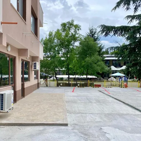 Lovely Apartment With Private Parking Apartament